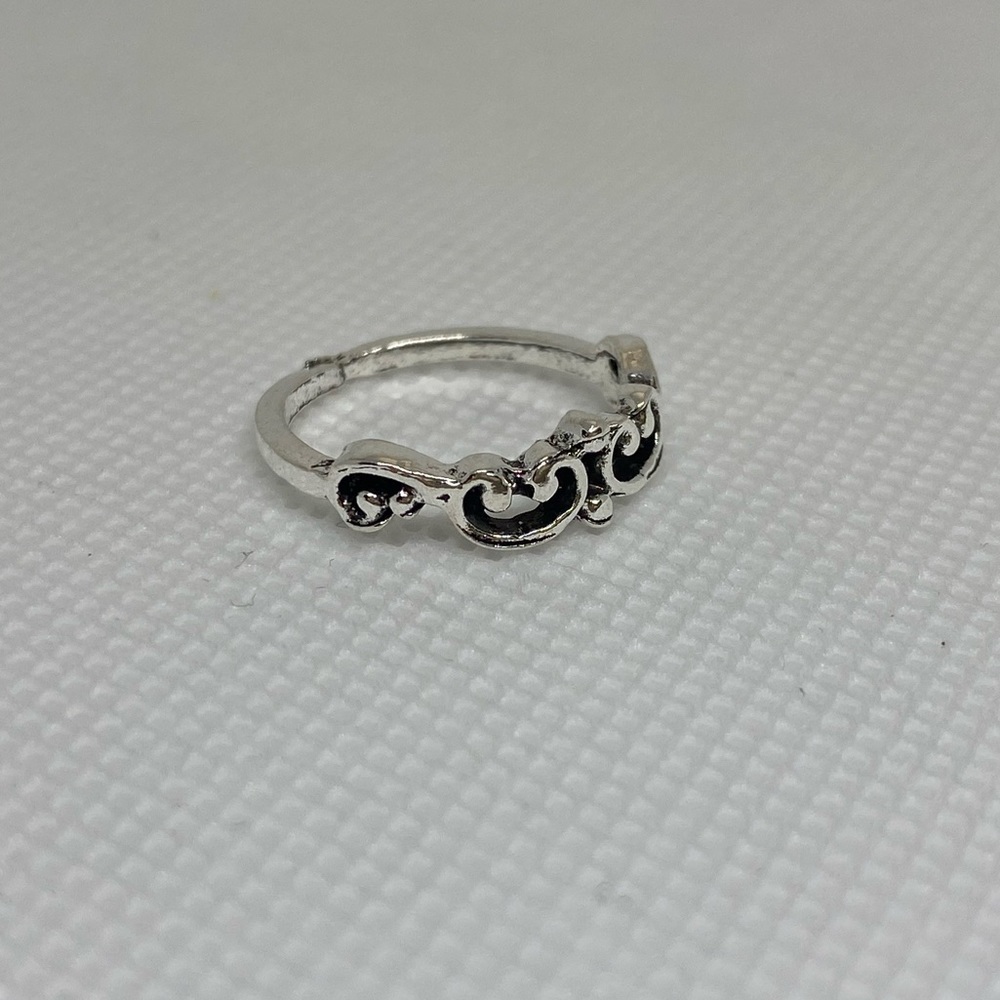 Small Heart Design Ring - Picture 2 of 3